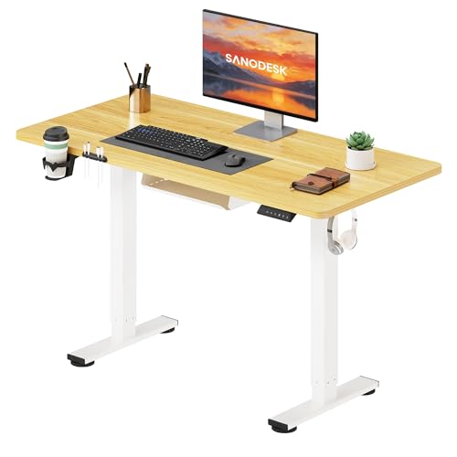 SANODESK Escritorio Elevable Eléctrico con Tablero Completo, Mesa Ajustable en Altura con Sistema Anticolisión, Función de Memoria de 4 Alturas con Gancho y Caja de Almacenamiento, 110x54cm, Arce