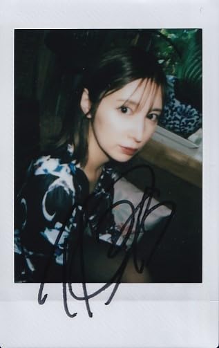 Amazon.co.jp: 仲村みう 熱辣情婦 直筆サイン入りチェキ H : おもちゃ
