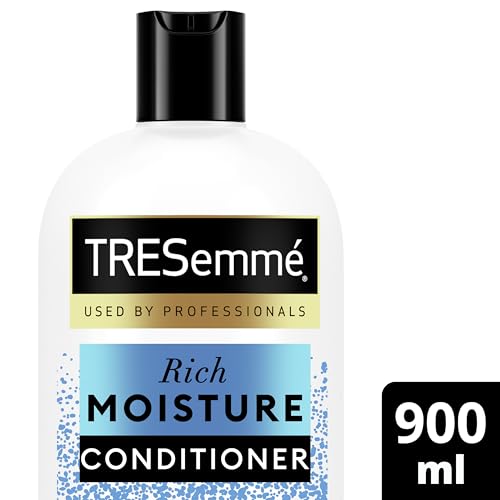 TRESemmé Moisture Rich Conditioner with vitamin E for dry, damaged hair 900 ml