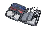 TROIKA Organizer etui z zamkiem błyskawicznym TRAVEL CASE CARBON z 3 przegródkami wewnętrznymi i 6 elastycznymi szlufkami na taśmie wraz ze ścianką działową (wewnątrz) sztuczna skóra, aksamit – wygląd