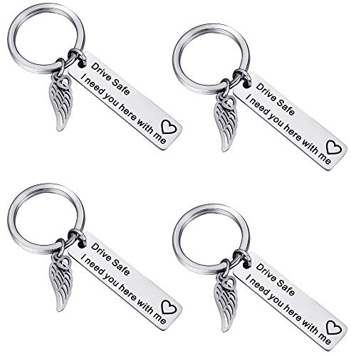Tatuo 4 Stück Drive Safe Schlüsselanhänger Graviert mit I Need You Here with Me Schlüsselanhänger für Freund Ehemann Valentinstag (Style 2)