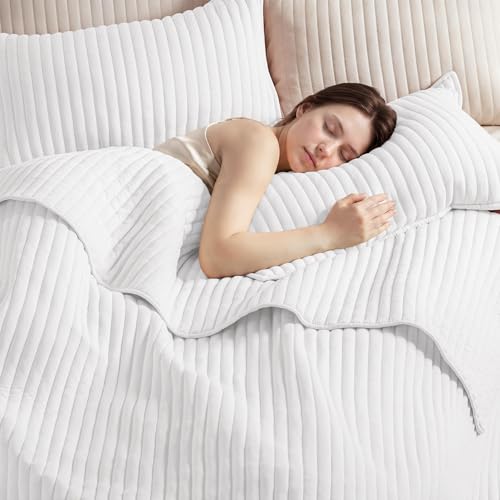 Exclusivo Mezcla Stripe Quilted Full Queen Quilt Bedding Set, White by Exclusivo Mezcla - Used condition - Image 4