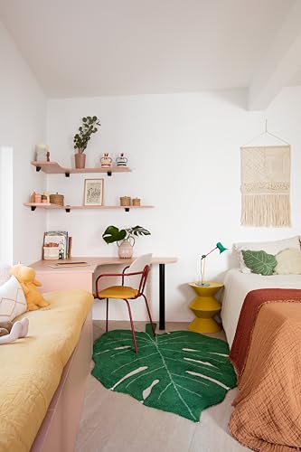 Lorena Canals Washable Rug Monstera Leaf - Green - Pile: 97 % cotton, 3 % other fibre|Base: reycled cotton - 4' x 5' 11''