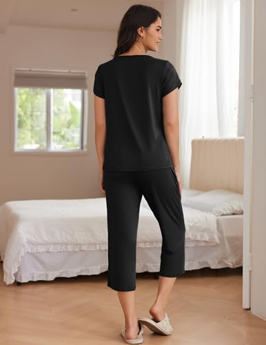 Image of Ekouaer Women's Capri Pajama Set Short Sleeve Mumu Pjs Pleated Top Capri Pants with Pockets Sleepwear Lounge Set