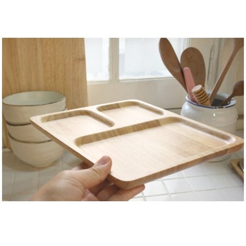Assiette déjeuner micro-ondable avec couvercle pour éviter les éclaboussures en cuisine