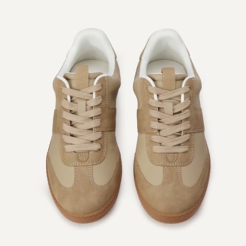 Image of Amazon Essentials Women's Low Top Retro Sneaker with Padded Collar