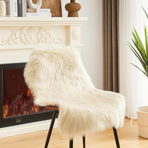 JXLOULAN Faux Lammfell Schaffell Teppich Beige 60x90 cm, Longhair Flauschiger Fell Teppiche Wohnzimmer Deko Weicher für Stühle Sofa Schlafzimmer Kinderzimmer