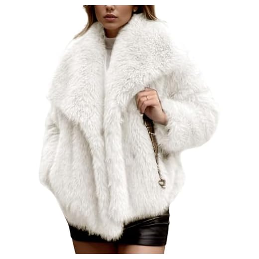 25 Cozy Winter Outfit Ideas for Women (Style Guide) Faux Fur Coat