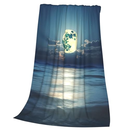 Couverture lune et mer en micro polaire légère et design d'exception