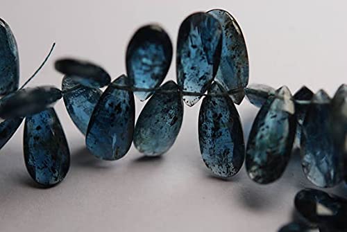 Moss Kyanite briolette poire de prestige pour création joaillière unique