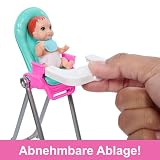 Barbie Skipper-Puppe und Spielset mit Accessoires, Babysitting-Set zum Thema Essen, Spielzeug mit Farbwechseleffekt, HTK35