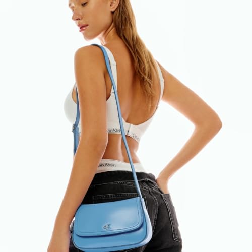 Calvin Klein blue sling bag – image 3