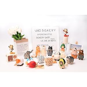 Funny Animals Figurines Handmade Carved Wooden Sculpture for Shelf Desk Decoration Statues for Living Room Bedroom Office DesktopHome Decor Christmas Tree Cat