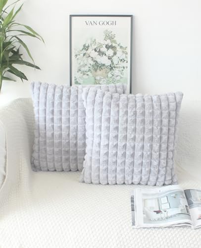 OYIMUA Fluffy Silver Grey Cushion Covers 50cm x 50cm Faux Fur Cushion Cover 20x20 inches Set of 2 Pillow Cases Soft Plush Sofa Cushions Living Room Modern Moroccan Covers