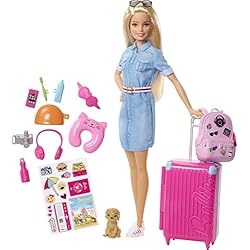 Jeep Maletas Viaje Barbie Muñeca Viajera - Conjunto de Viaje con Maleta Rosa y Perro - Más de 10 Accesorios - Con Pegatinas - Regalo para Niños de 3-7 Años, FWV25