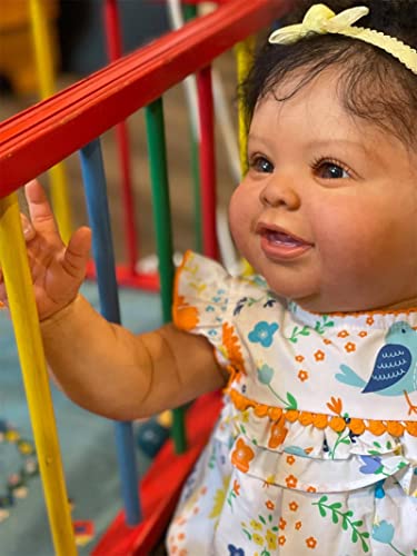 VMOLTRY Reborn Babys Puppe Lebensecht Mädchen 24 Zoll 60cm Realistisch Weiches Vinylsilikon Reborn Puppen Schwarze dunkle Haut Neugeborene Echte Babypuppe mit Schnuller und Flasche – Bild 4