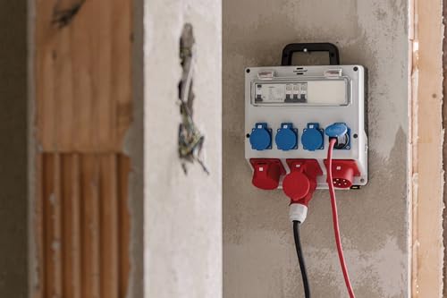 Brennenstuhl Wandverteiler IP44 (Stromverteiler zur Wandbefestigung 32A, mit FI-Personenschutzschalter 30mA)