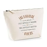 Impression Artisanale de Qualité : Chaque trousse est imprimée à la main dans notre atelier en Bretagne, utilisant des techniques d'impression directe pour un rendu authentique et haut de gamme. Chaque trousse est ainsi unique, reflétant l'art et le caractère artisanal.