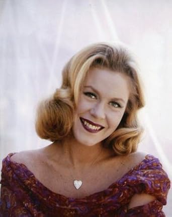 Amazon ブロマイド写真 海外ドラマ 奥さまは魔女 サマンサ 笑顔 サマンサ エリザベス モンゴメリー アイドル 芸能人グッズ 通販