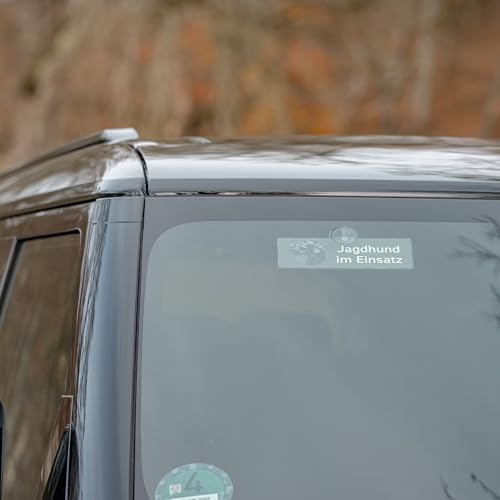 HUNDEFÜHRER IM EINSATZ - Premium Schild mit starkem Saugnapf für die Autoscheibe aus formstabilem Aluverbund, UV- & witterungsbeständig, 18 x 6.5 cm - MADE IN GERMANY