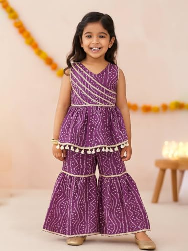 Image of Nautinati Girls Nauti Nati Girls Printed V Neck Pure Cotton Kurti With Sharara Dupatta
