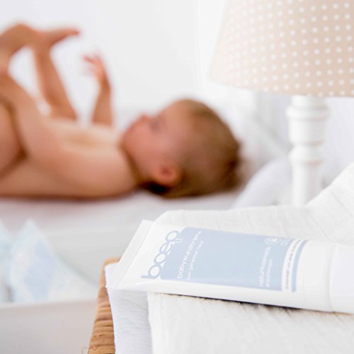 boep Geschenkset für Babys erste Wochen | Erstausstattung im Bio-Baumwollbeutel mit Babycreme, Wundcreme und Badeöl | Zertifizierte Naturkosmetik | Geschenk zur Geburt, Babyparty oder Weihnachten - Image 5
