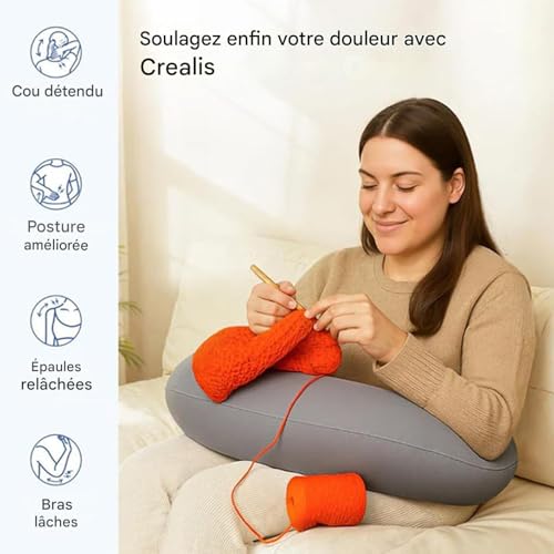 Oreiller de soutien pour bras contre le mal de dos devant la TV