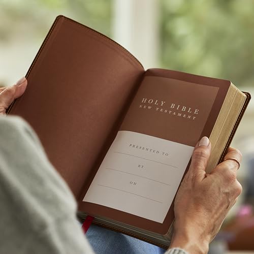 Image of NKJV Super Giant Print New Testament, Brown Leathersoft, Red Letter, Comfort Print