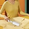 Oiamker Fusselrolle 12 Rollen mit 2 Abroller 2 Staubschutzhülle, Extra Klebrige Fusselrolle Kleidung, Fusselroller für Kleidung, Haare, Katzenhaare, Hundehaare, 60 Blatt/Rollen