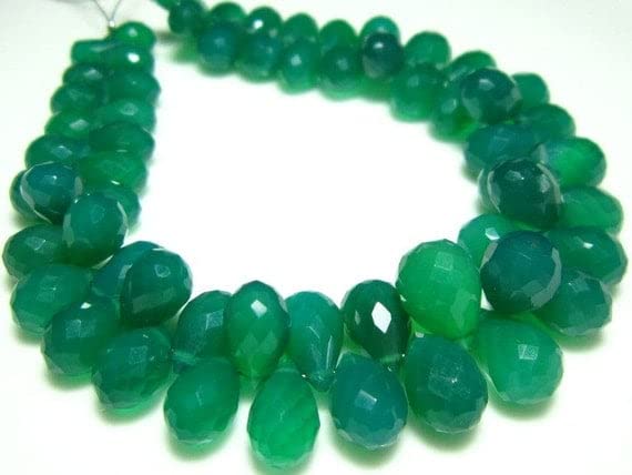 Onyx vert perles gouttes facettées de qualité AAA pour la création de bijoux précieux