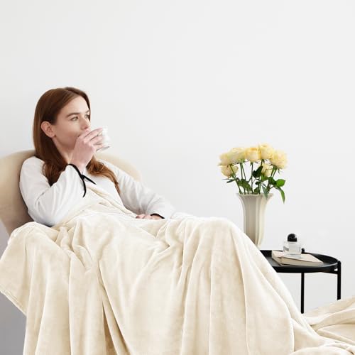 CozyLux Kuscheldecke Flauschig Decke Sofa 150x200 cm für 4 Jahreszeiten - Weich/Warm/Leicht Sofadecke Wohndecke Couchdecke für Sofa/Bett/Couch, Flanell Fleecedecke 150x200cm Creme