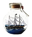 Das Schiff ist perfekt nautisch in der Flasche, das Thema ist neu und einzigartig.