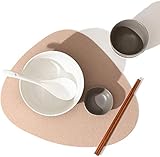 Elegante y versátil: estos manteles individuales proporcionan un tema de conversación en tu próxima fiesta. Añade un toque de clase moderna a tu hogar, jardín, comedor o bar con estos posavasos de fieltro. Utilízalas en interiores o exteriores: son atemporales, nunca querrás guardarlas.