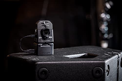 ZOOM Q2n-4K 4K-Videokamera für Musiker, Live-Streaming und Content Creators, X/Y-Stereomikrofon – Ideal für Soical Media Inhalte, Streaming, Konzerte, Live Recording, 24 bit/96 KHz