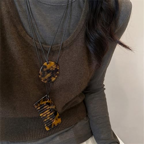 Peine colgante de acrílico estilizado para mujer miniatura 4