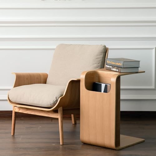 Table basse en bois en forme de C compacte pour optimiser le rangement des petits salons