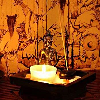Buda Jardim Zen com Incensário e Castiçal