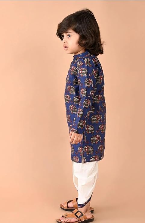 Kurta de algodón azul con elefantes y dhoti blanco para niños 5