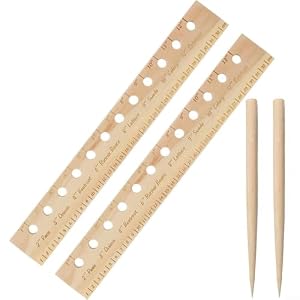 Pflanzlineal aus Holz, Gemüseabstands-Werkzeug mit Gartenpikier-Set, 33 cm Tiefenmarker für Hochbeet, Bio-Gartenzubehör und Schreberpflanzungsanleitung (2 Stück)