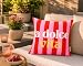 KAMACA Outdoor Dekokissen La Dolce Vita 45x45 cm Rot Rosa Gestreift – Gartenkissen mit 370g Füllung – Wasserabweisend, Schmutzabweisend & Strapazierfähig – Balkon Terrasse Lounge Kissen