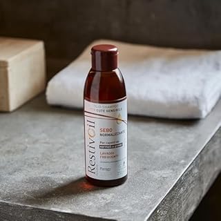 Restivoil Fisiologico Sebonormalizzante Olio-Shampoo per Cute Sensibile e per Capelli Normali e Grassi Senza Agenti Schiumogeni e Aggressivi, 250ml