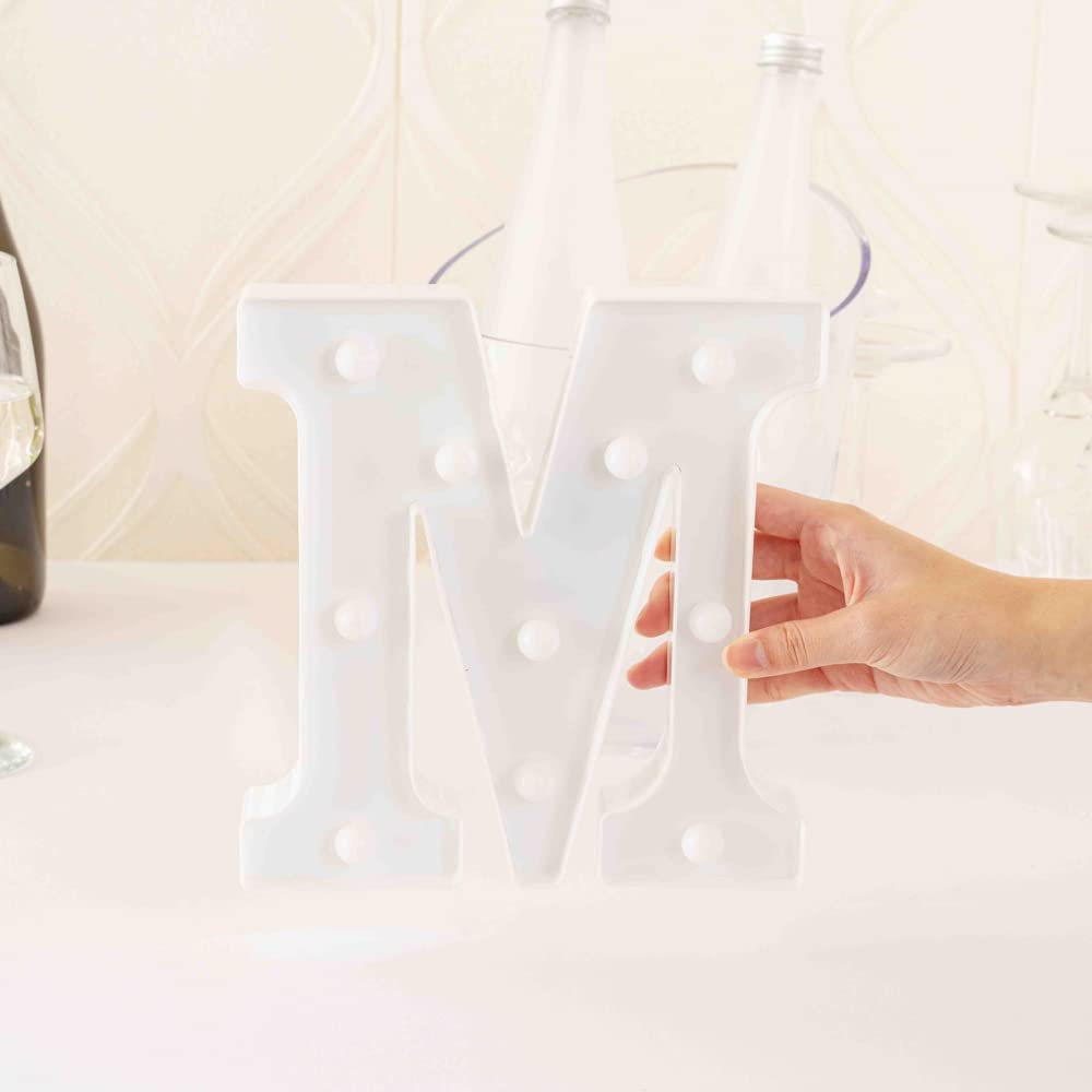 Restaurantware Illumify - Letra iluminada de 8.1 x 1.2 x 8.7 pulgadas, 1 luz LED duradera para marquesina, letra M, resistente al tacto, de plástico blanco, ranura para fiestas, bodas o eventos