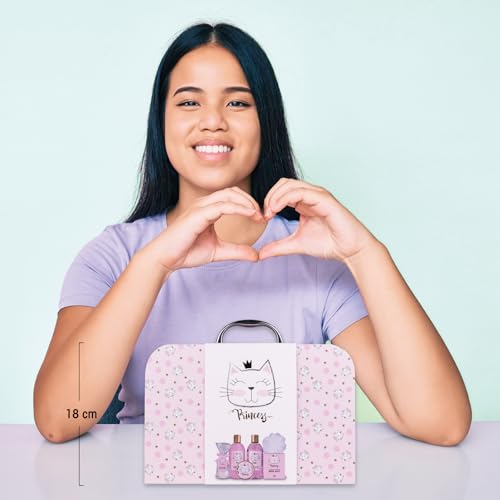 Accentra - Set regalo Princess Kitty para niñas y mujeres - Kit ducha 7 pz con baño espuma, bombas-baño, gel duche, loción cuerpo etc. - Surtido con fragancia de fresa y vainilla en maletín de papel - imagen 2