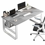 Scrivania per computer robusta e spaziosa: questo versatile tavolo per PC offre una scrivania larga 100/120/140 cm, ideale per postazioni di gioco o uffici domestici. Progettato con barre in acciaio a V e supporti triangolari, garantisce stabilità e durata nel tempo. Migliora il tuo spazio di lavoro con questa scrivania pratica ed elegante, perfetta per produttività e comfort.
