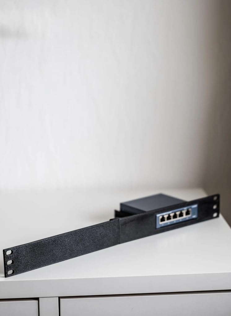 Rack Mount 1HE pour TP-Link TL-SG105, SG108, OC200 - 19" Support | Imprimé 3D - Accessoires réseau pour racks de serveurs (noir, TP-Link TL-SG105/OC200+couvercle obligatoire)