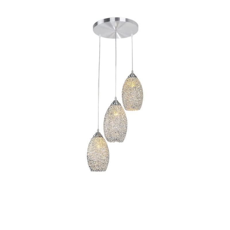 Corps de lampe en aluminium pour ce lustre de salle à manger chic et luminaire suspendu modulable