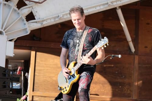 Rocking the vote: Guitar in hand, former Mass. senator Scott Brown brings the noise the N.H. campaign trail Podcast Por arte de portada