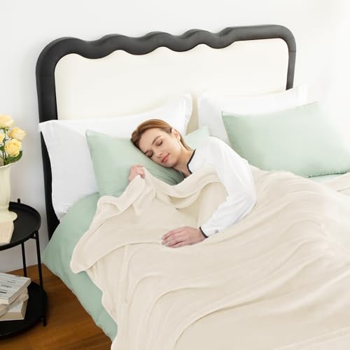 CozyLux Kuscheldecke Flauschig Decke Sofa 150x200 cm für 4 Jahreszeiten - Weich/Warm/Leicht Sofadecke Wohndecke Couchdecke für Sofa/Bett/Couch, Flanell Fleecedecke 150x200cm Creme