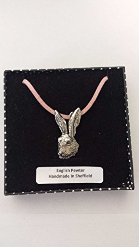 Pendentif Lièvres en étain anglais fait main et son cordon rose 41 cm