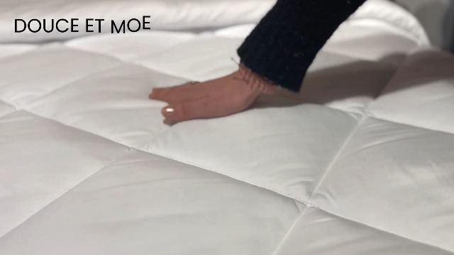 DREAMWAY Dekbed 220 x 240 cm 4 seizoenen Oeko-Tex gecertificeerd - 3-in-1 - 150 g/m² lichte zomer 300 g/m² tussenseizoen - gemonteerd = 450 g/m² winter warm - drukknopen